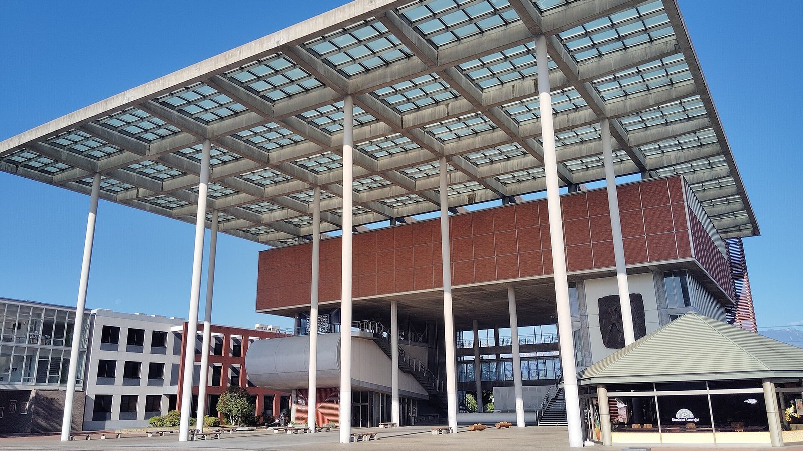 Yamanashi Gakuin University